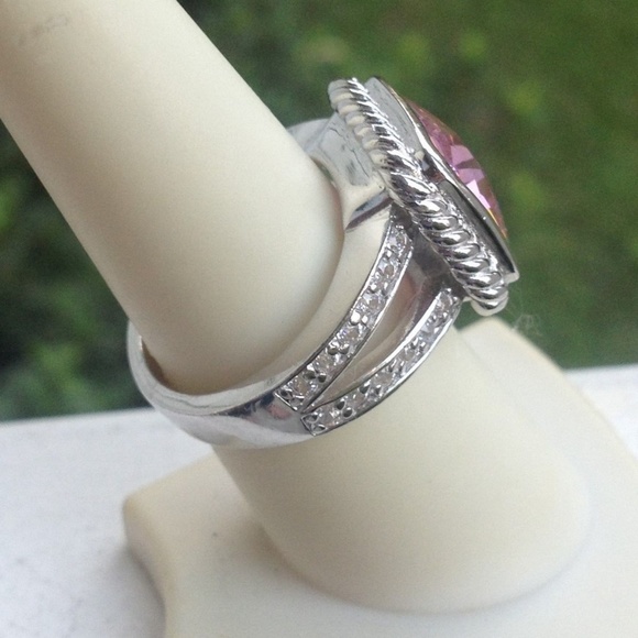 .925 Sterling Silver Gorgeous Pink CZ Ring. 7 - Picture 3 of 8